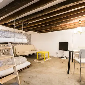 Charming 20m² Near Le Marais Apartamento